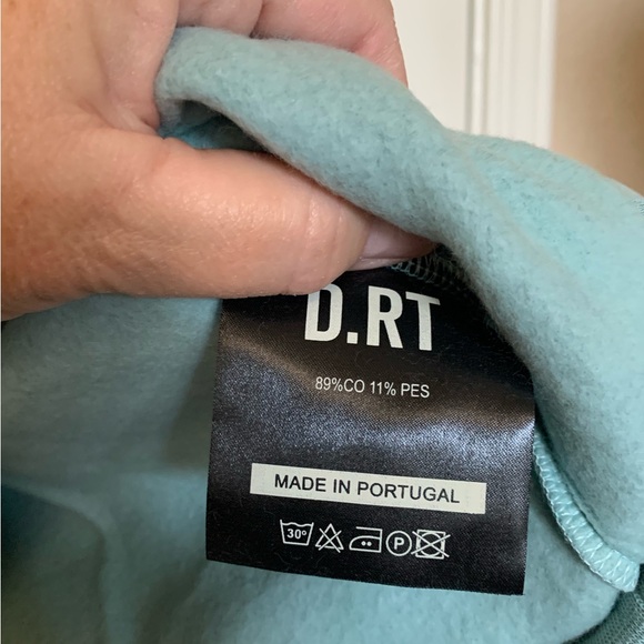 D.RT “D” Plaid Sweatshirt NWT 🌴 - Picture 7 of 12